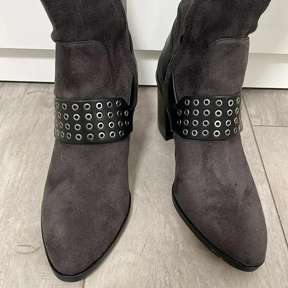 NWOT Over The Knee Boots Grommets Buckle Stretch, Size 9 - Picture 3 of 10